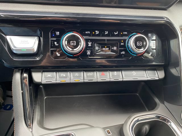 Used 2025 GMC Sierra 1500 AT4 w/ Technology Package AWD/4WD image 18