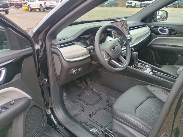 Used 2024 Jeep Compass Limited AWD/4WD image 24