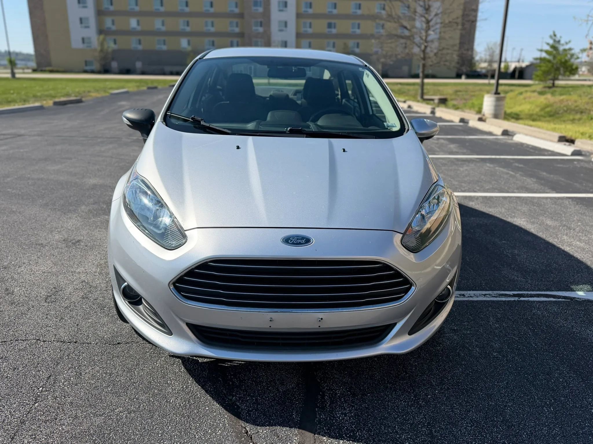Used 2014 Ford Fiesta SE w/ Equipment Group 201A image 5
