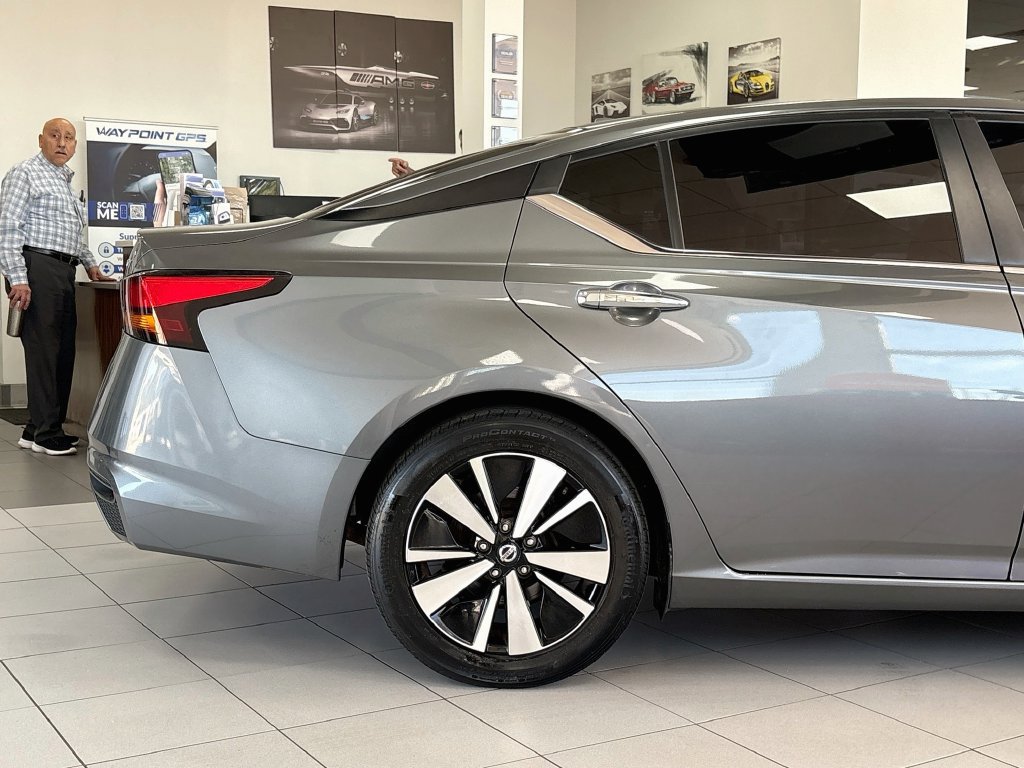 Used 2022 Nissan Altima 2.5 SV FWD image 15