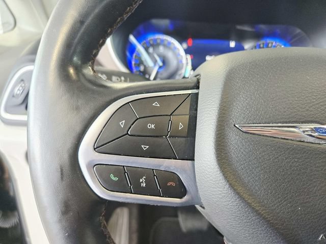 Used 2019 Chrysler Pacifica Touring Plus w/ Advanced Safetytec Group FWD image 18