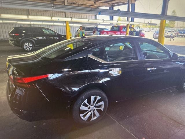 Certified 2025 Nissan Altima 2.5 S FWD image 7