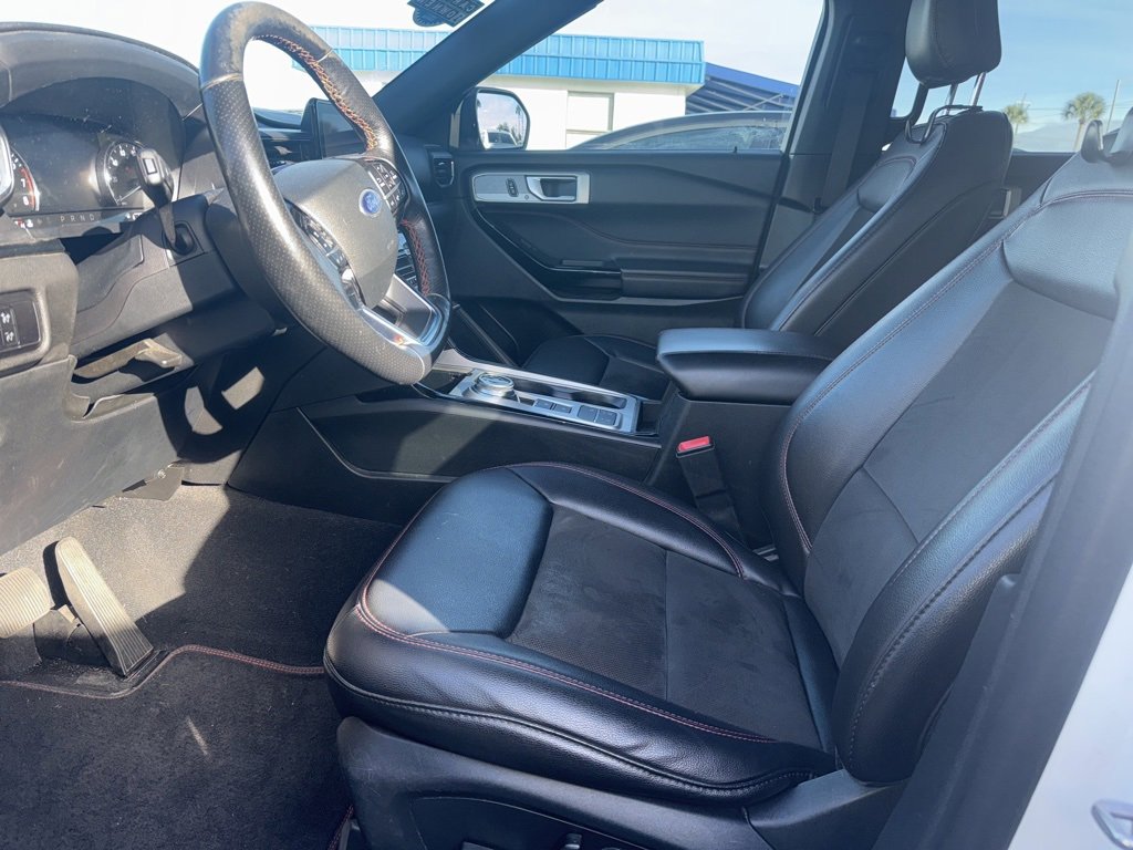 Used 2023 Ford Explorer ST-Line w/ Class IV Trailer Tow Package image 6