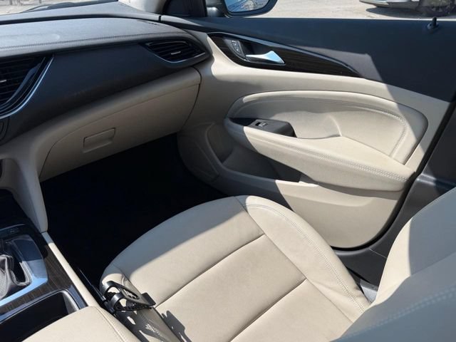 Used 2018 Buick Regal Essence w/ Driver Confidence Package #1 FWD image 16