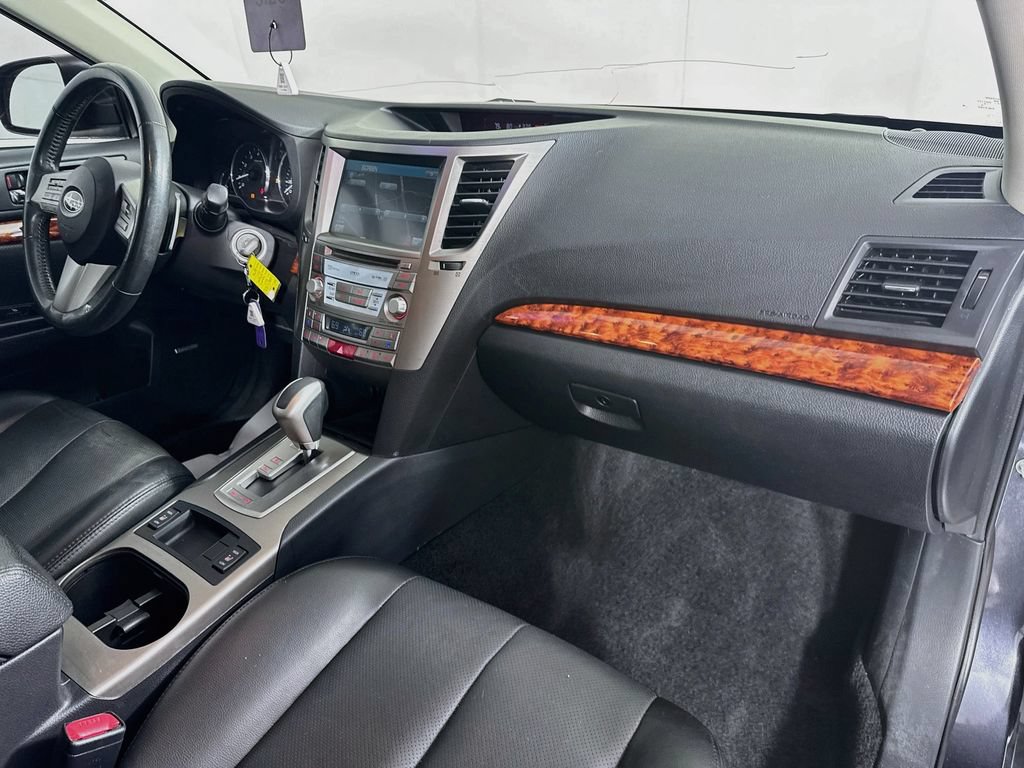 Used 2011 Subaru Outback 3.6R Limited AWD/4WD image 34
