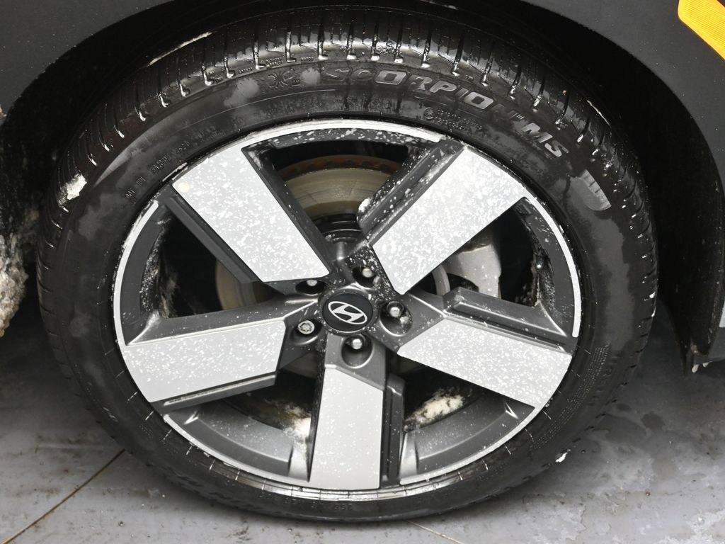 Used 2025 Hyundai Santa Fe Limited image 10