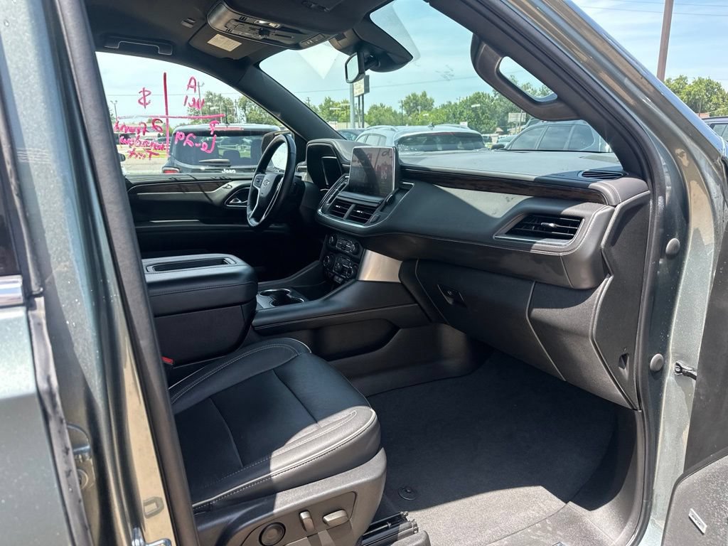 Used 2023 Chevrolet Tahoe Premier AWD/4WD image 25