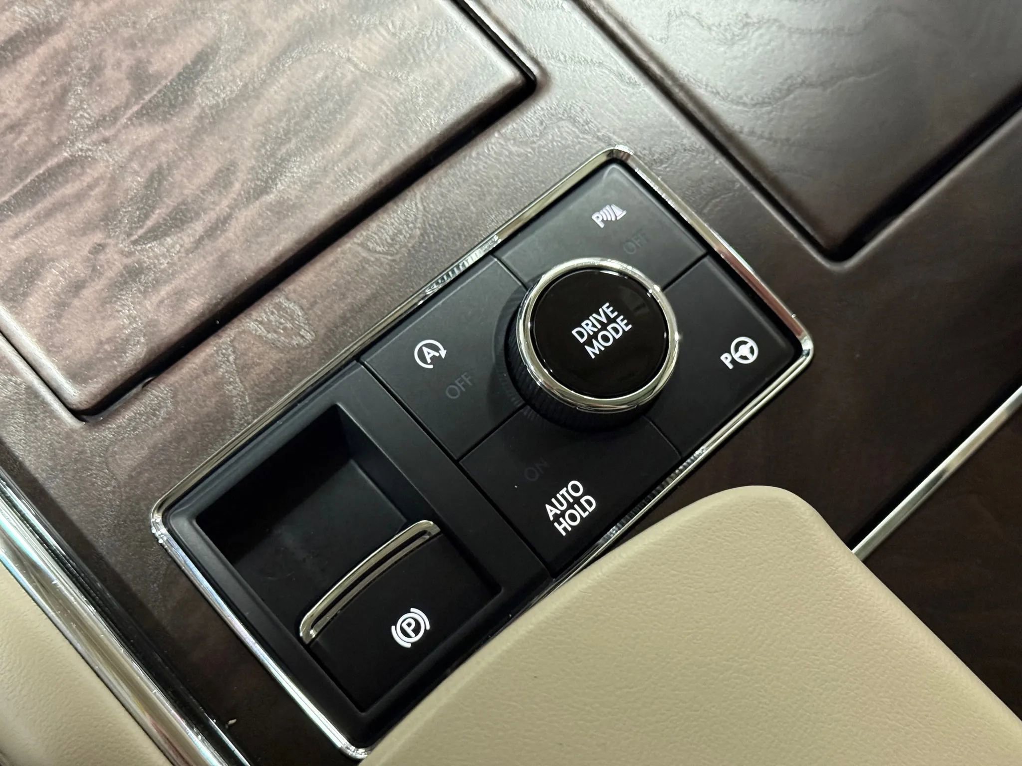 Used 2020 Lincoln Navigator Reserve w/ Luxury Package image 42