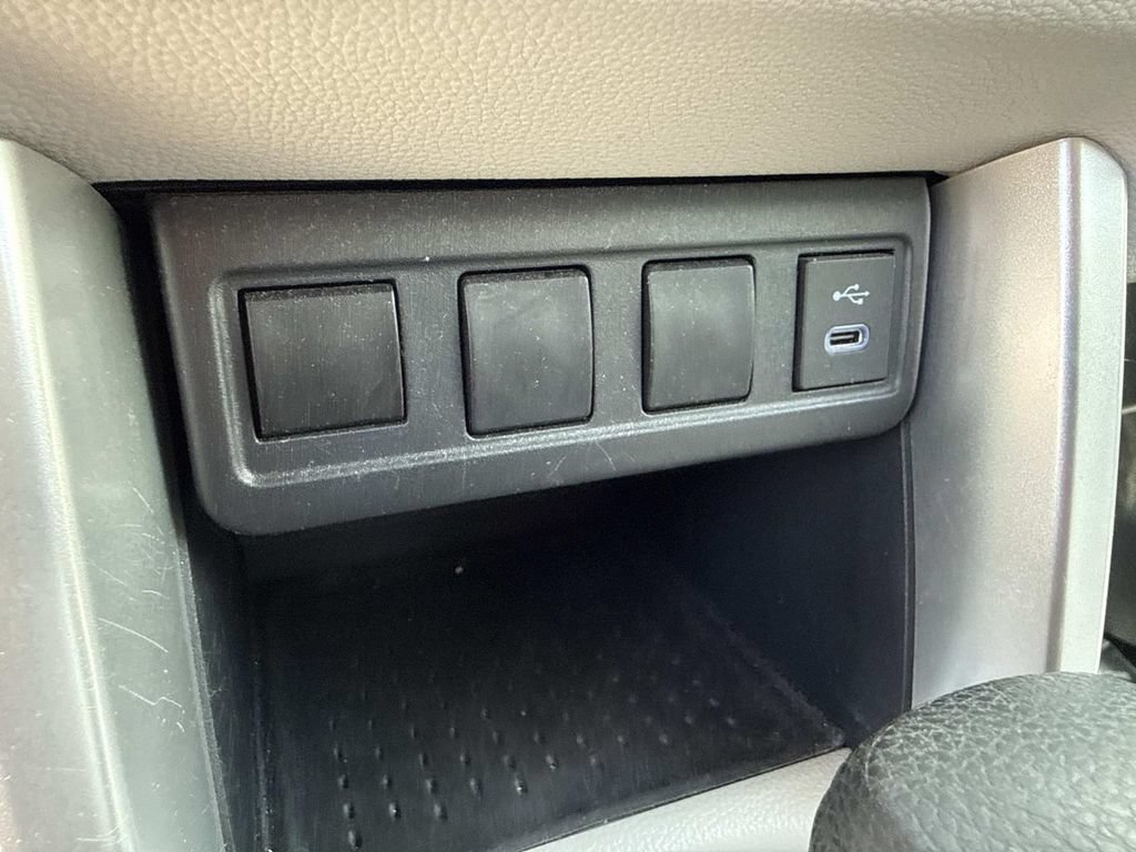 Used 2023 Toyota Corolla Cross L FWD image 30
