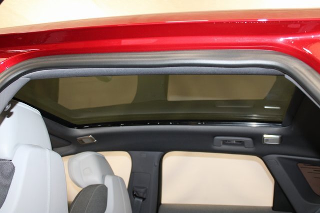 New 2025 Cadillac Optiq Sport 1 w/ LPO, ONYX Package image 10