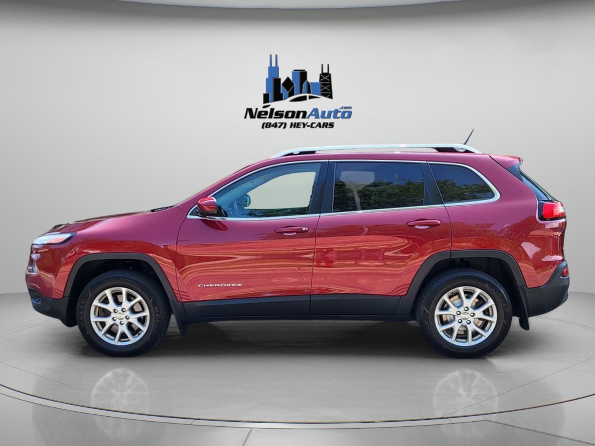 Used 2015 Jeep Cherokee Latitude w/ Cold Weather Group AWD/4WD image 9