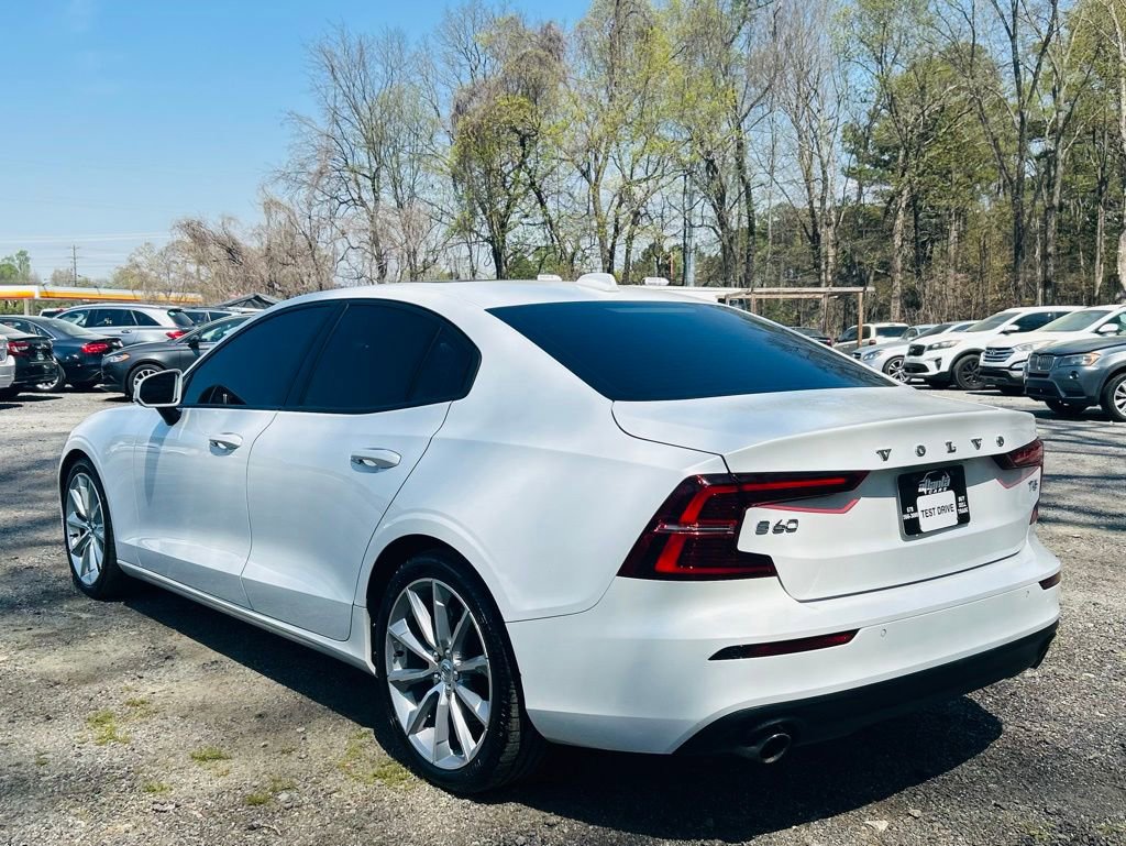 Used 2020 Volvo S60 T5 Momentum image 4