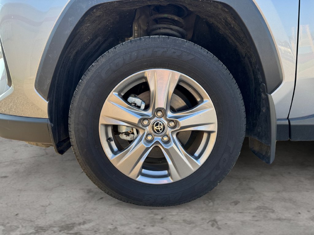 Certified 2025 Toyota RAV4 LE AWD/4WD image 9