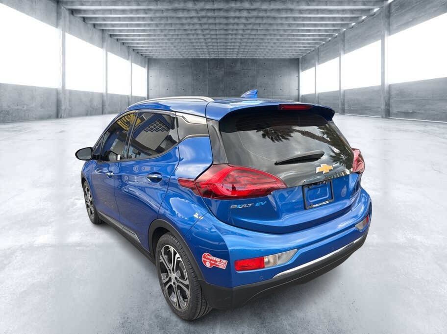 Used 2017 Chevrolet Bolt Premier w/ Driver Confidence II Package FWD image 4
