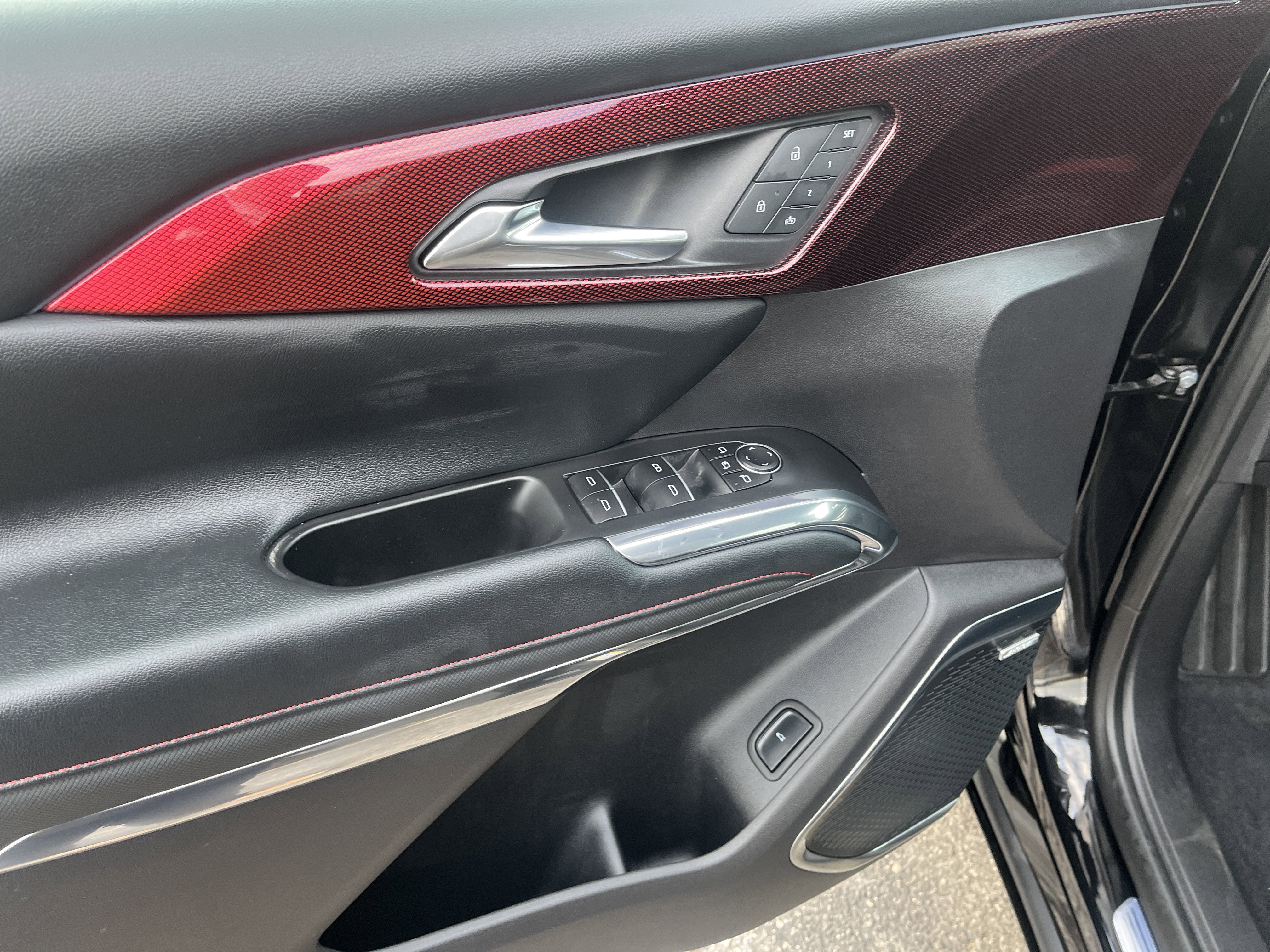 Used 2025 Chevrolet Traverse RS w/ LPO, Floor Liner Package image 12