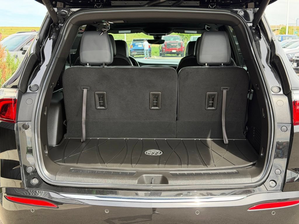 Used 2024 Buick Enclave Essence w/ Sport Touring Edition AWD/4WD image 9