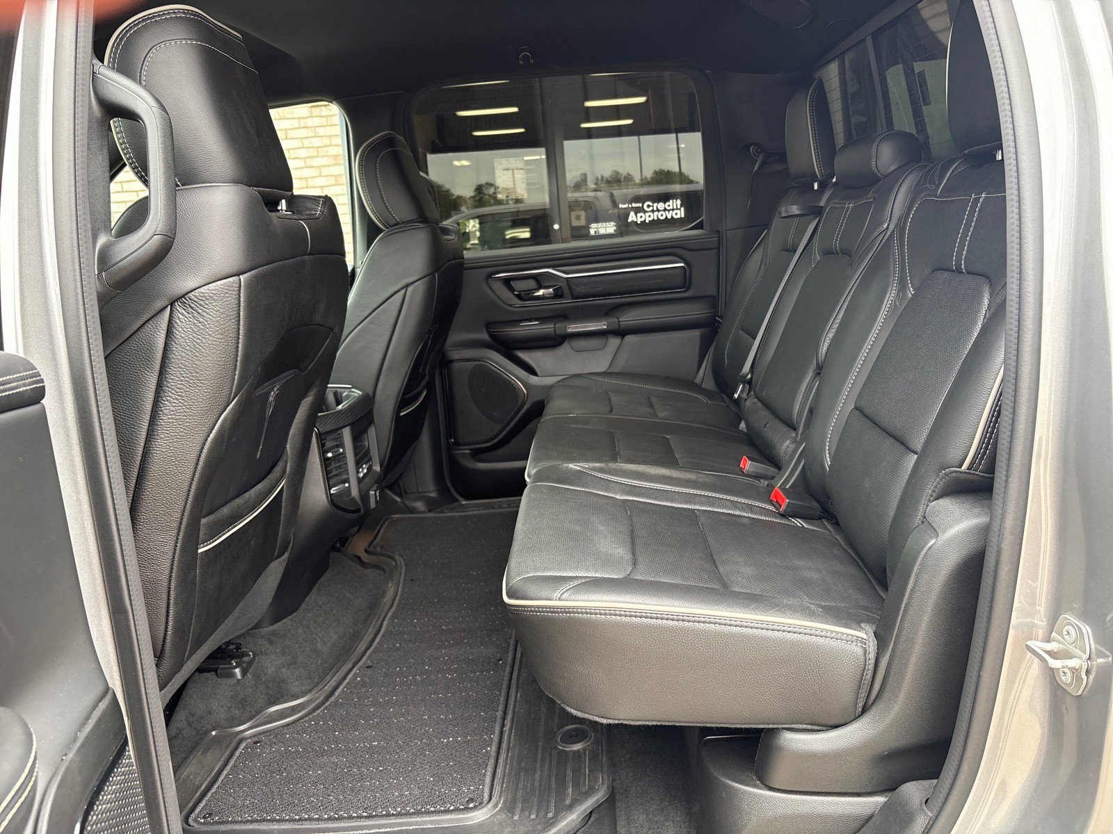 Used 2023 RAM 1500 Limited w/ Body Color Bumper Group AWD/4WD image 4