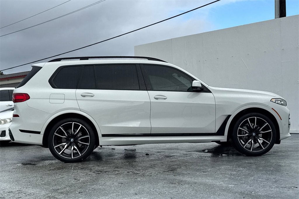 Used 2022 BMW X7 xDrive40i w/ M Sport Package image 3
