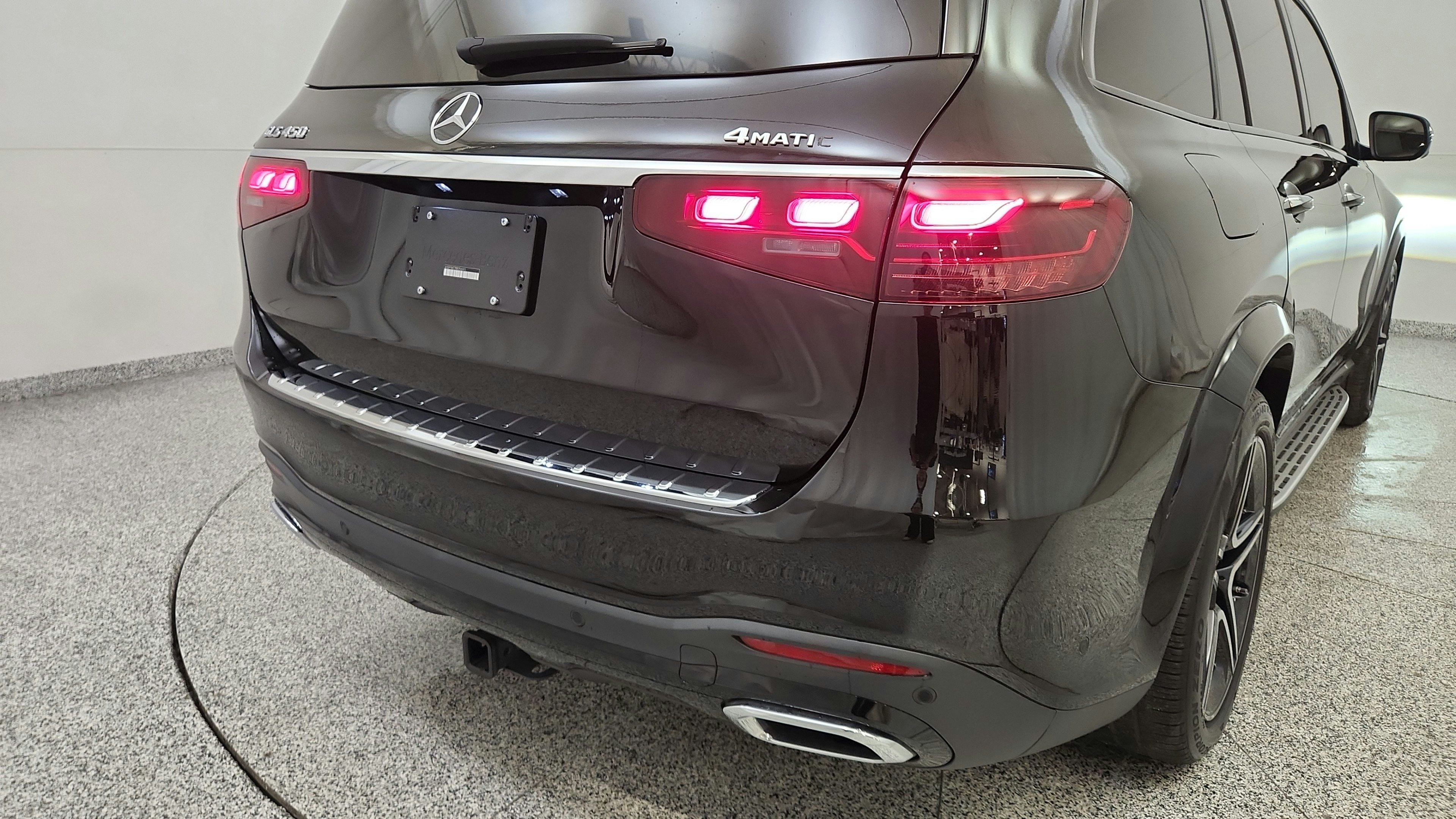 Used 2024 Mercedes-Benz GLS 450 4MATIC w/ AMG Line Exterior image 31