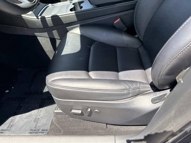 Used 2023 Tesla Model Y 2WD image 16