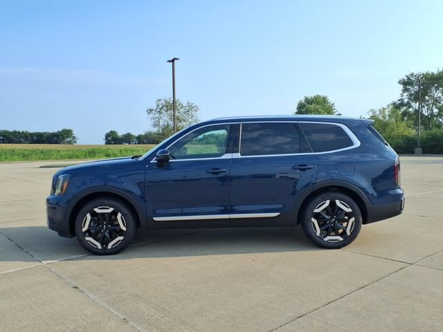Used 2024 Kia Telluride EX w/ EX Captain's Chair Package FWD video 2