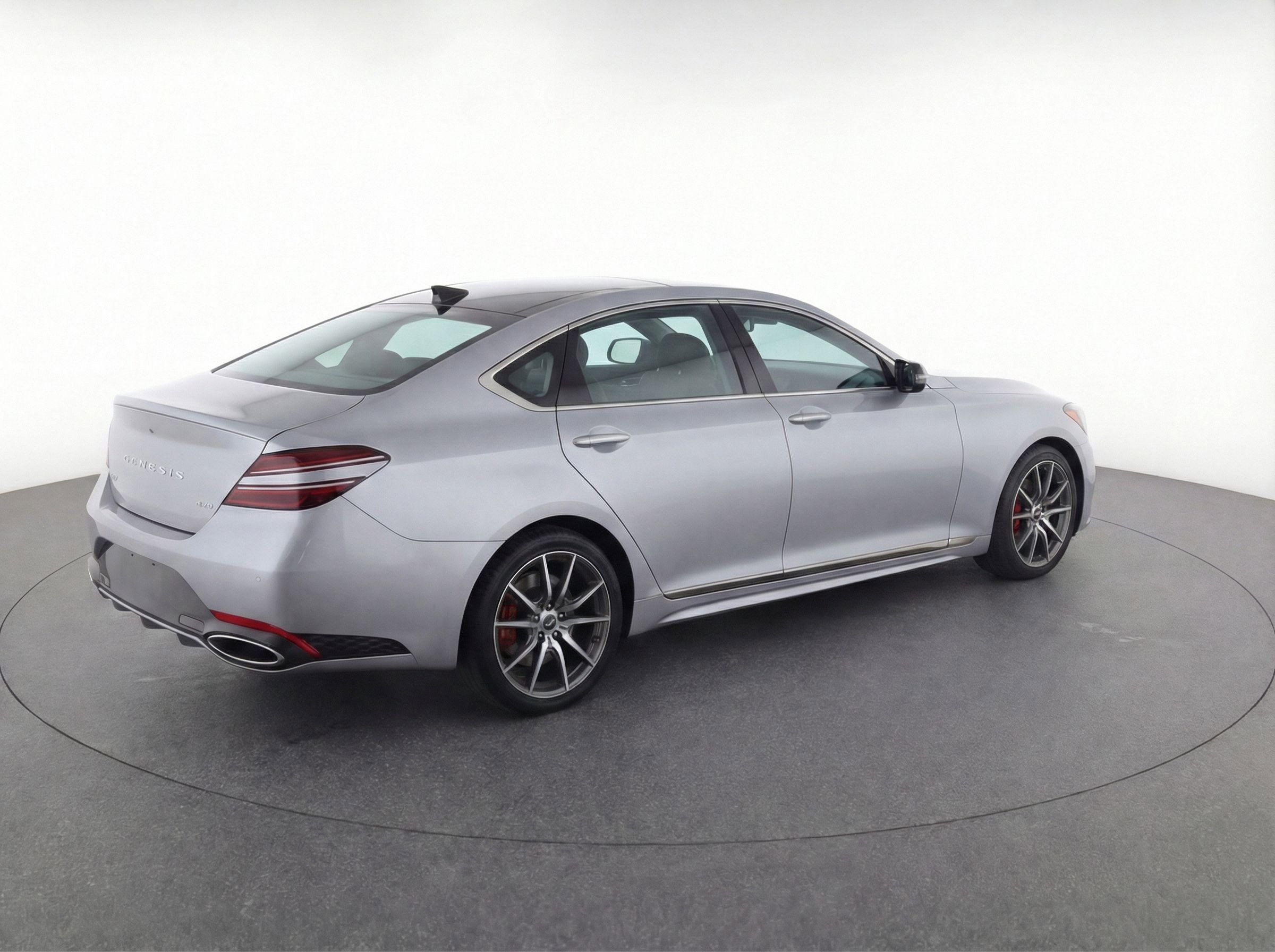 Used 2025 Genesis G70 2.5T image 9
