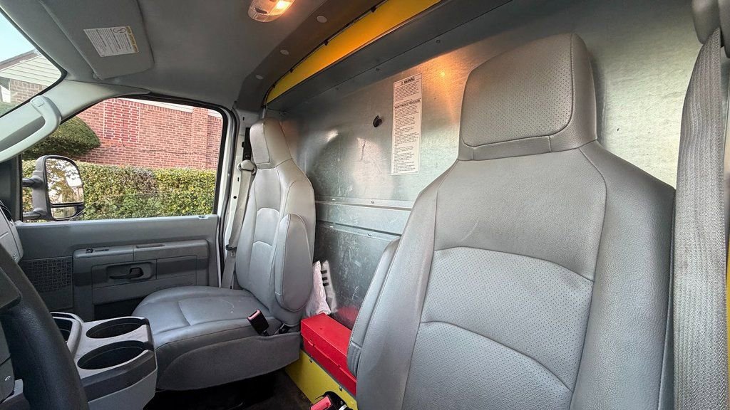 Used 2024 Ford E-350 and Econoline 350 Super Duty w/ Driver's Safety Package image 9