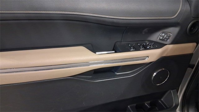 Used 2024 Ford Expedition Limited image 25