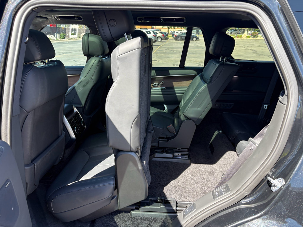 Used 2023 Land Rover Range Rover Long Wheelbase SE AWD/4WD image 24