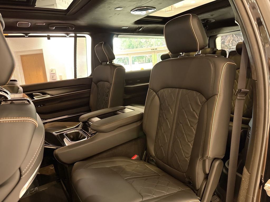 New 2026 Jeep Grand Wagoneer L Summit AWD/4WD image 22