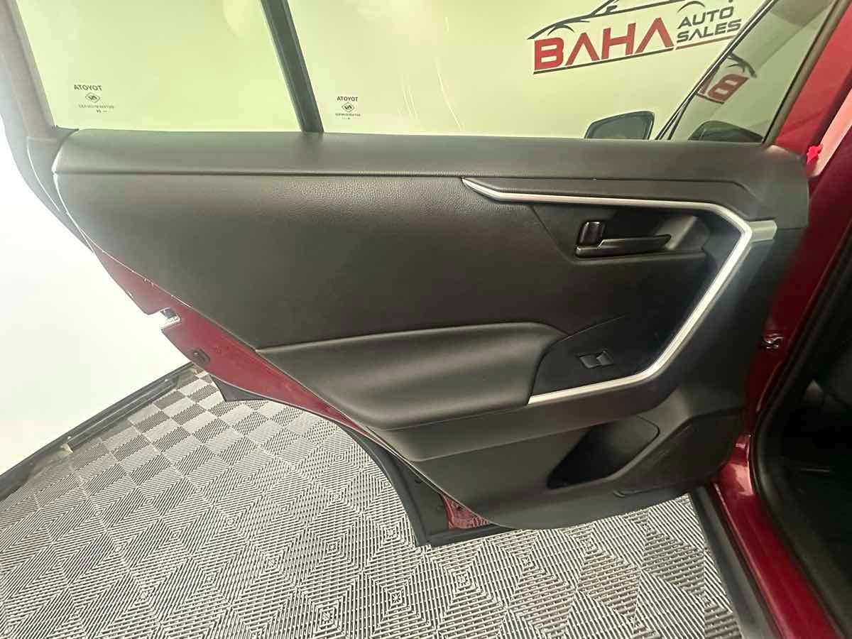 Used 2024 Toyota RAV4 LE FWD image 18