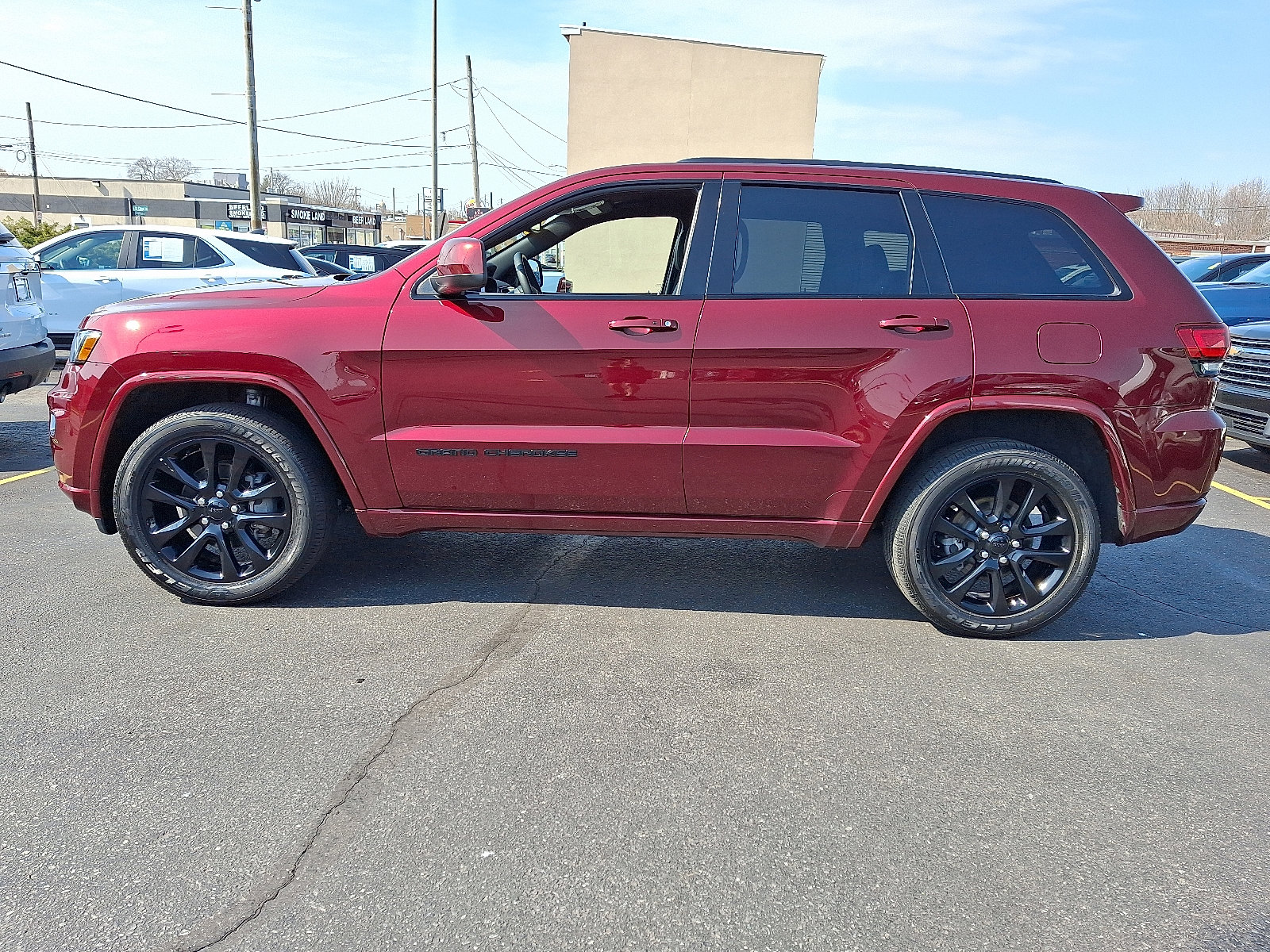 Used 2019 Jeep Grand Cherokee Altitude image 2