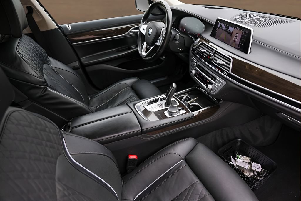 Used 2020 BMW 740i RWD image 33