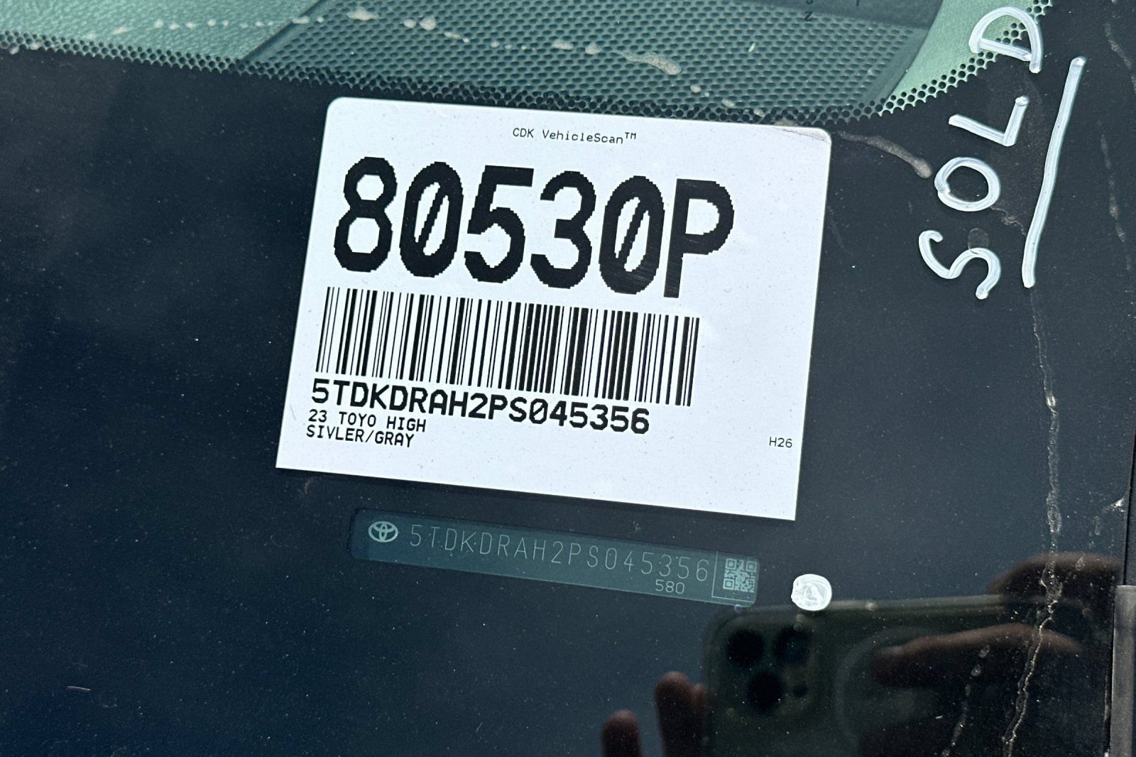 Used 2023 Toyota Highlander XLE FWD image 3