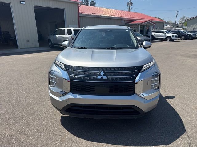 Used 2022 Mitsubishi Outlander ES AWD/4WD image 8