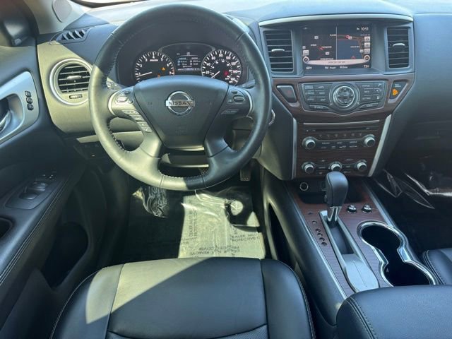 Used 2019 Nissan Pathfinder Platinum FWD image 18