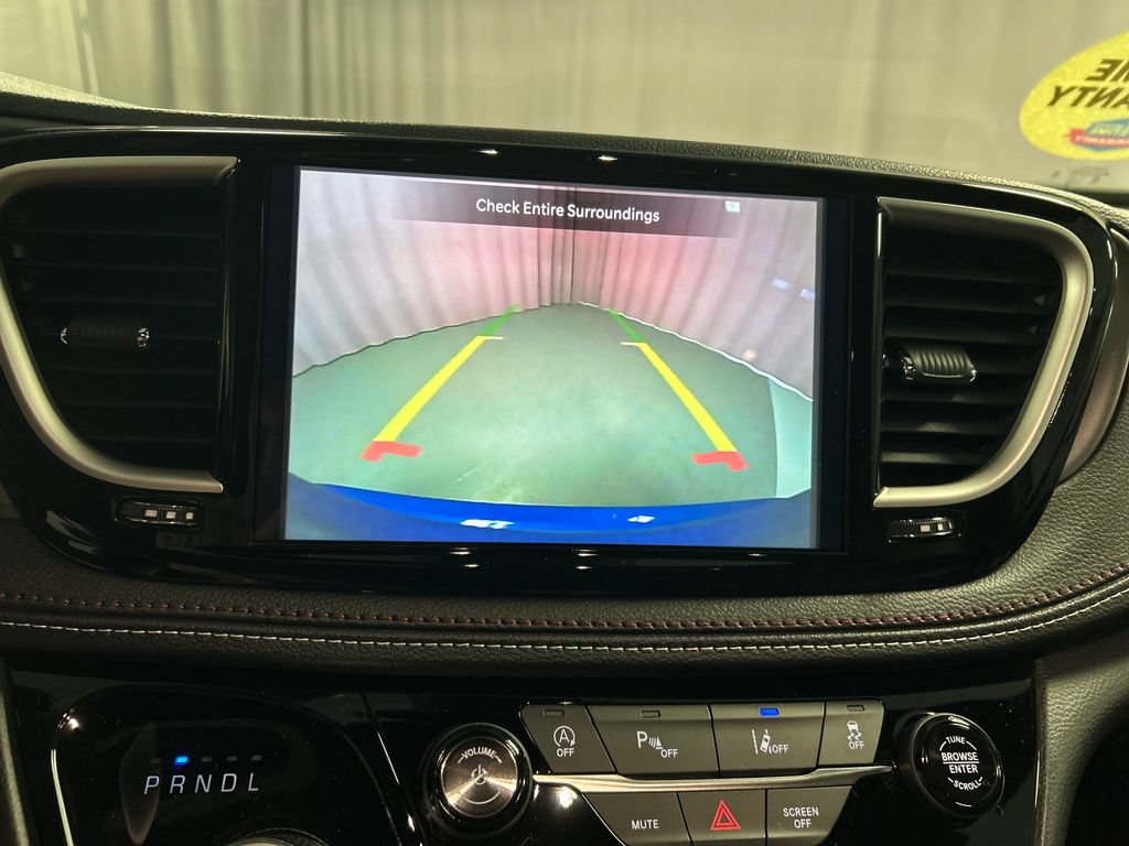 New 2027 Chrysler Pacifica Select FWD image 16