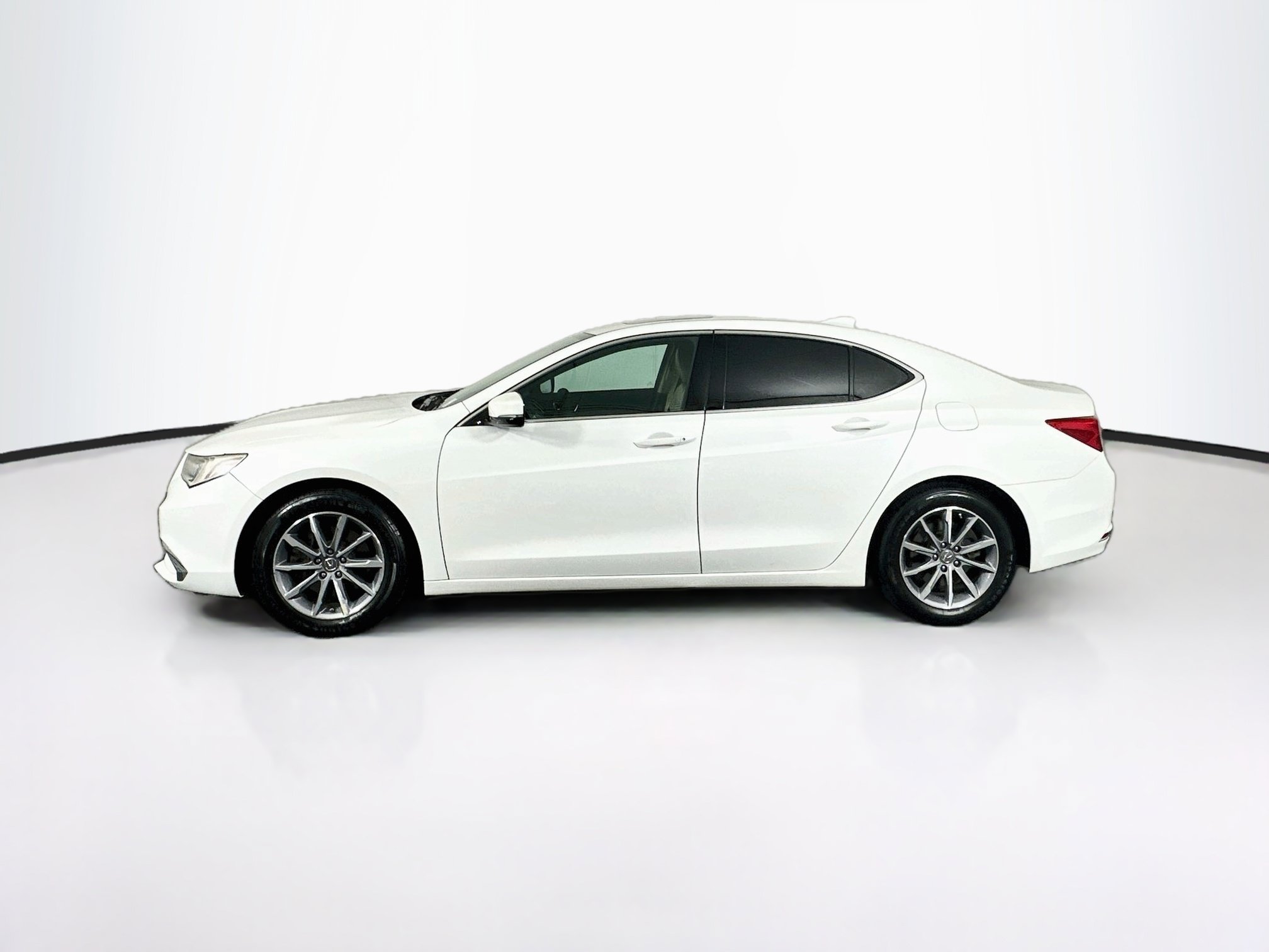 Used 2018 Acura TLX FWD image 4