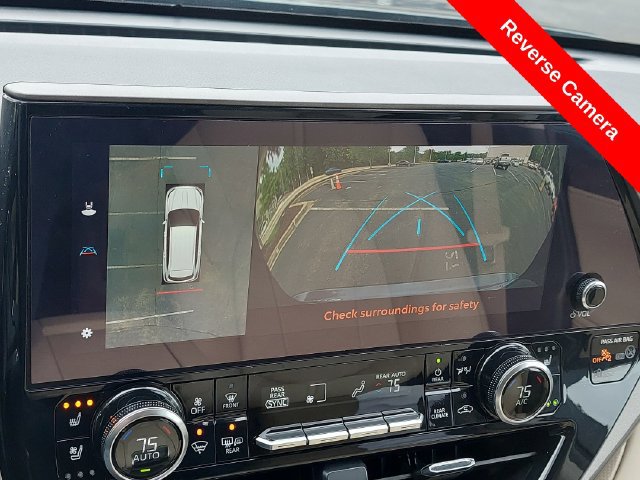 Used 2023 Toyota Highlander Limited FWD image 13