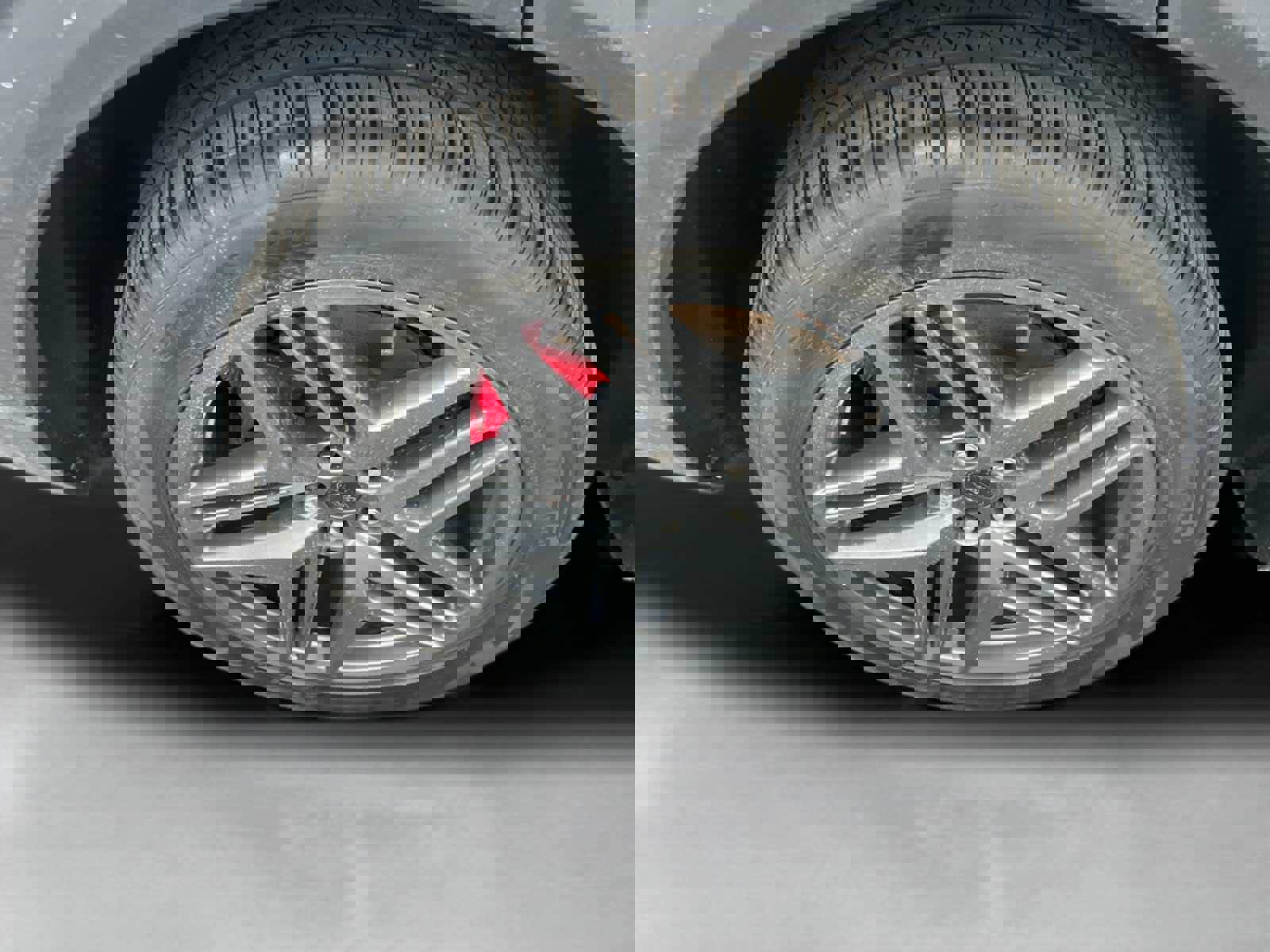 Used 2025 Ford Explorer ST w/ Sun And Sound Package image 9