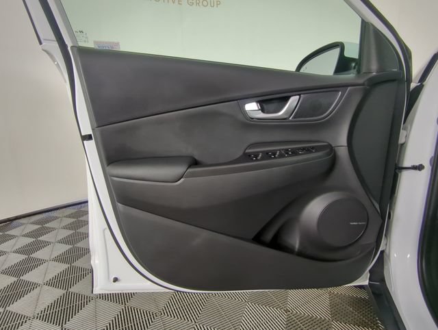 Used 2023 Hyundai Kona Limited w/ Cargo Package AWD/4WD image 32