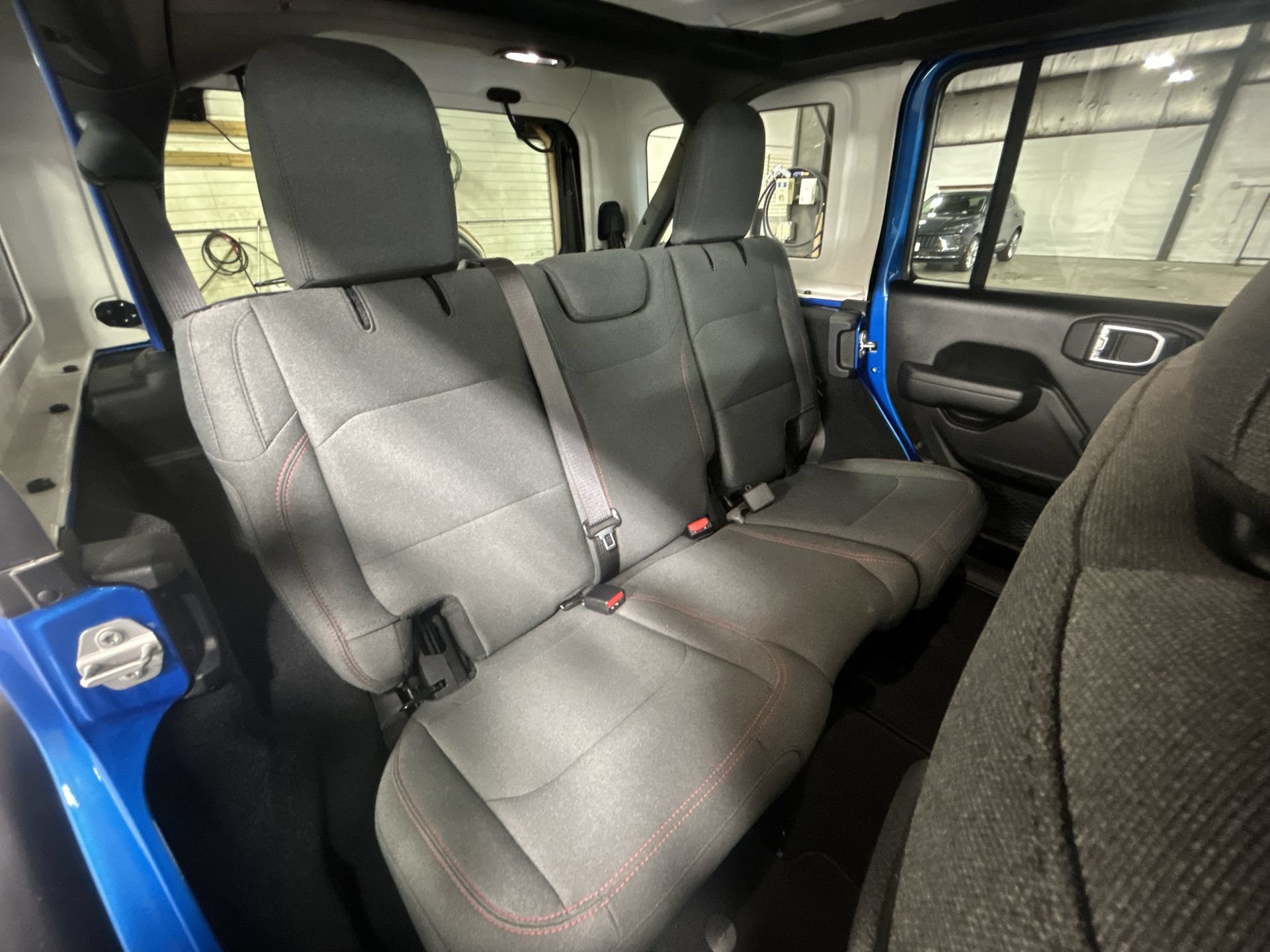 Used 2024 Jeep Wrangler Unlimited Rubicon AWD/4WD image 28
