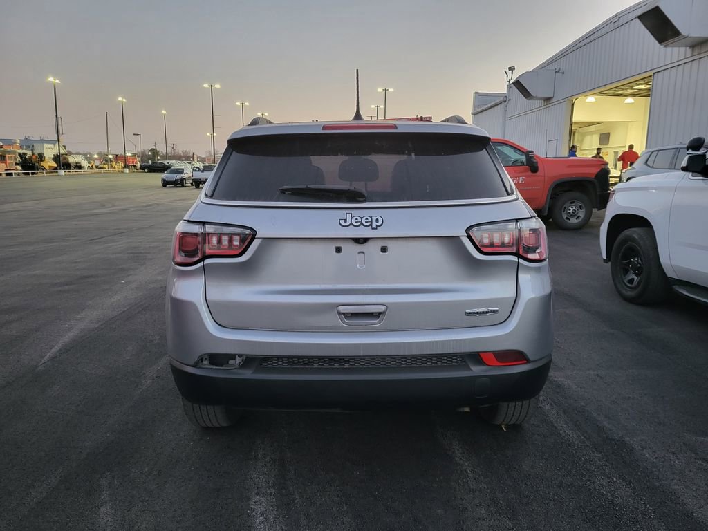Used 2018 Jeep Compass Latitude w/ Popular Equipment Group image 14