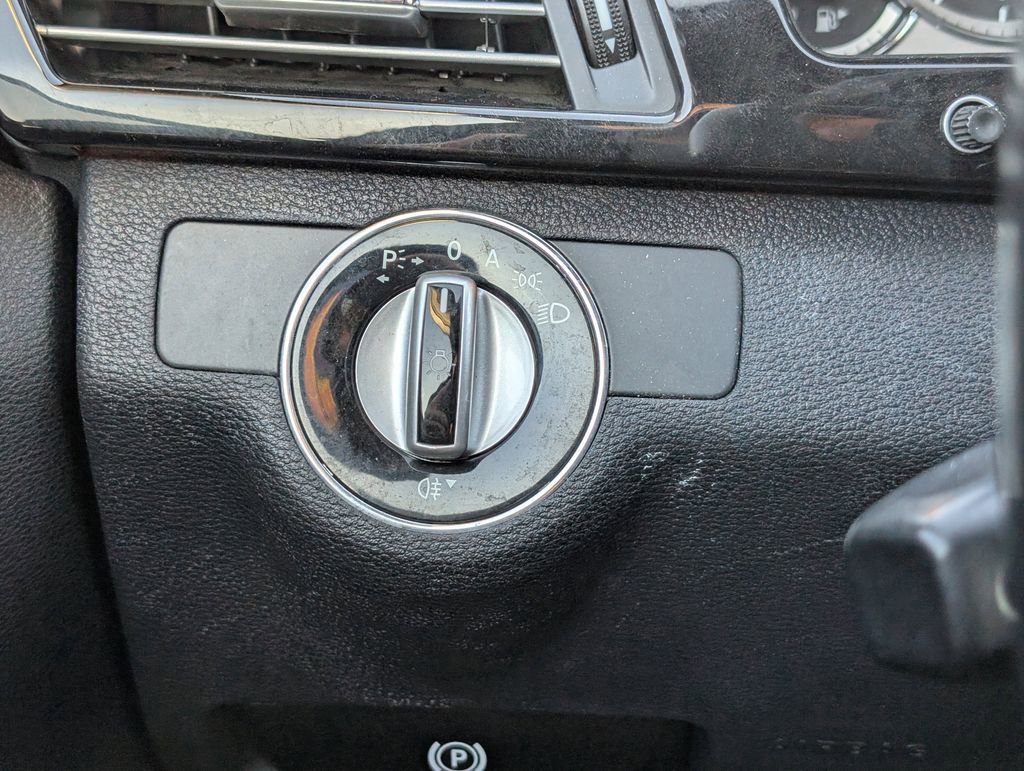 Used 2010 Mercedes-Benz E 350 Sedan image 14