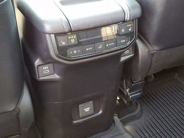 Used 2025 Toyota Grand Highlander AWD image 13