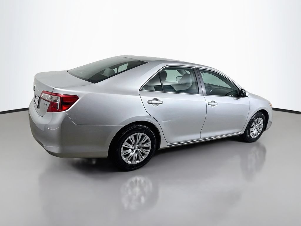 Used 2013 Toyota Camry LE FWD image 7
