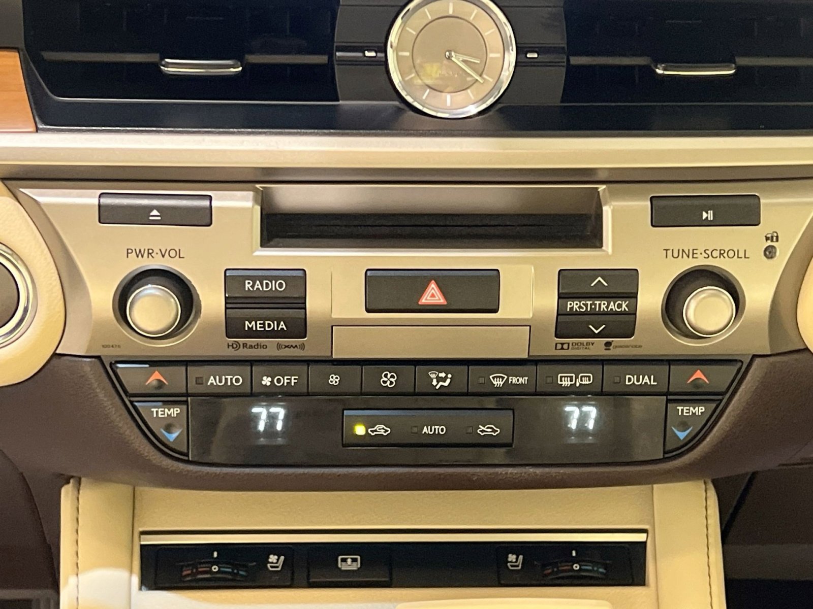 Used 2016 Lexus ES 350 w/ Luxury Package w/Wood Trim image 20