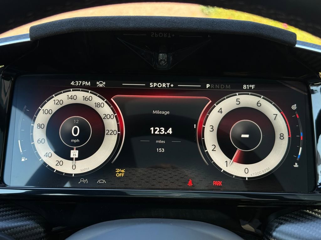 Used 2025 Aston Martin Vanquish image 24