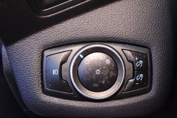 Used 2016 Ford C-MAX Energi SEL image 19