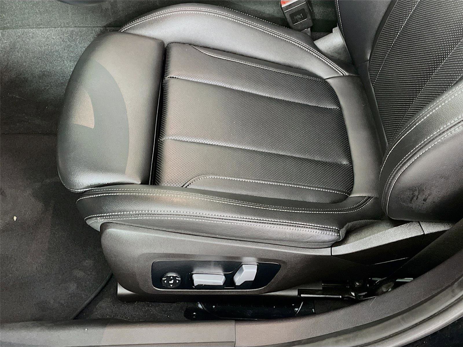 Used 2022 BMW 330i xDrive Sedan w/ Premium Package 2 image 23